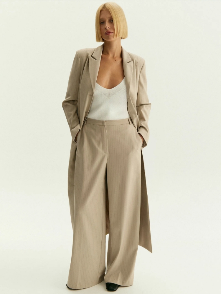 Брюки широкого кроя в полоску ,
63% полиэстер, 35% вискоза, 2% эластан ,