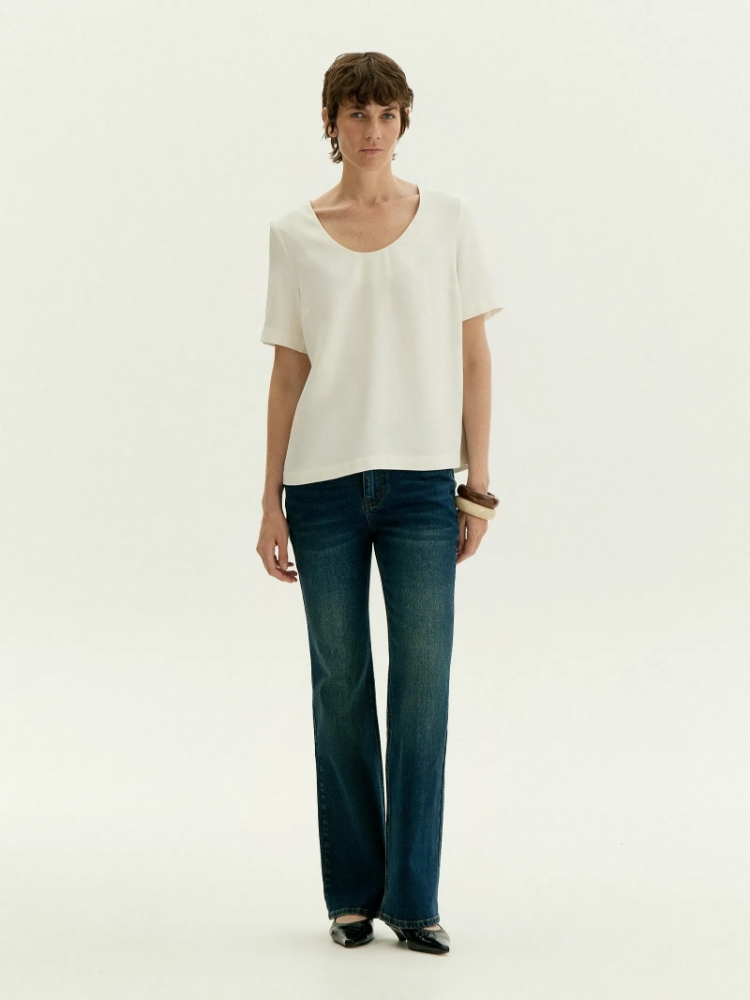 Блузка из 100% вискозы с вырезом ,
100% вискоза ,