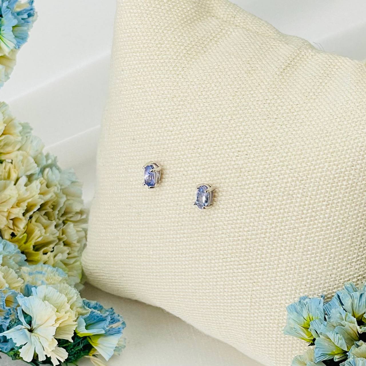 Радуга Самоцветов Серьги-пусеты с Танзанитом