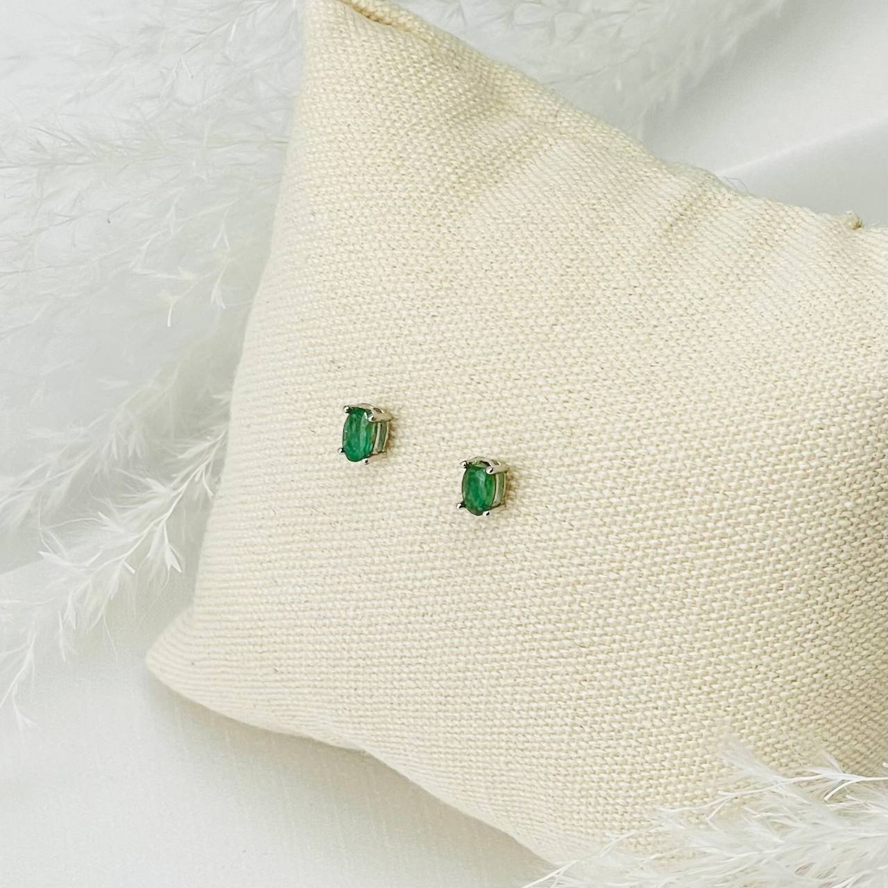 Радуга Самоцветов Серьги-пусеты с зеленым Бериллом