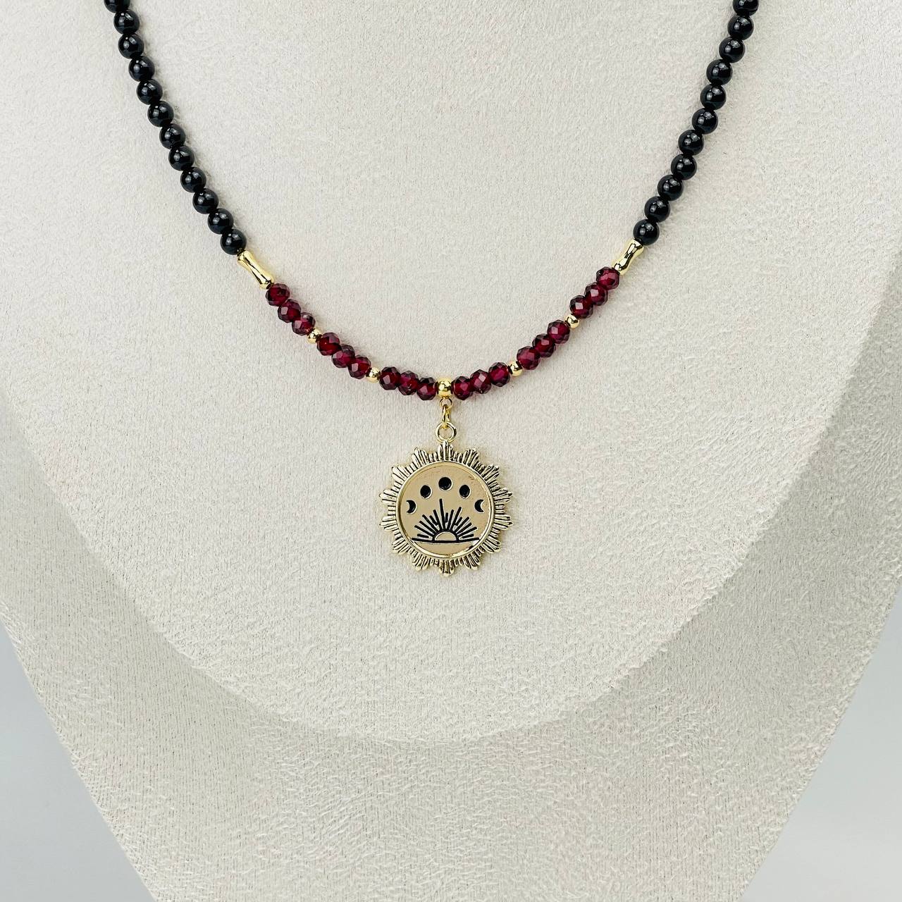 Радуга Самоцветов Колье из черного Турмалина и Граната