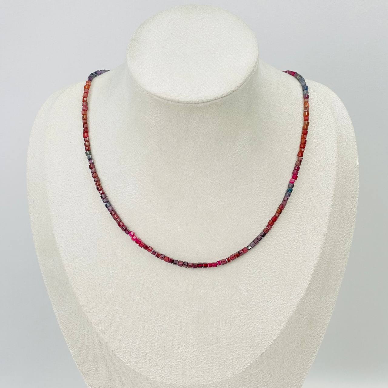 Радуга Самоцветов Колье из Шпинели (градиент)