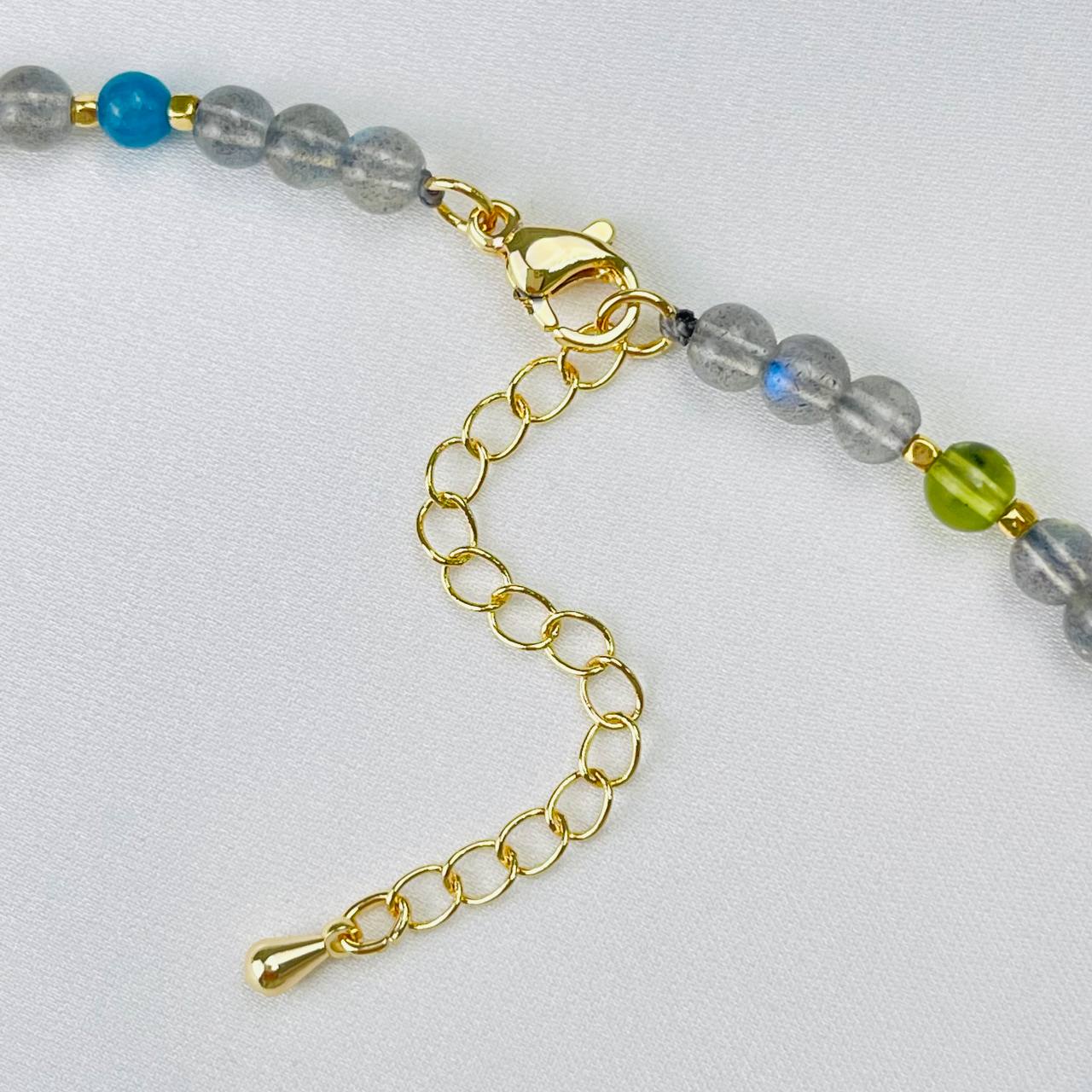 Радуга Самоцветов Бусы детские из Лабрадора, Апатита, Хризолита и Граната (Спессартин)