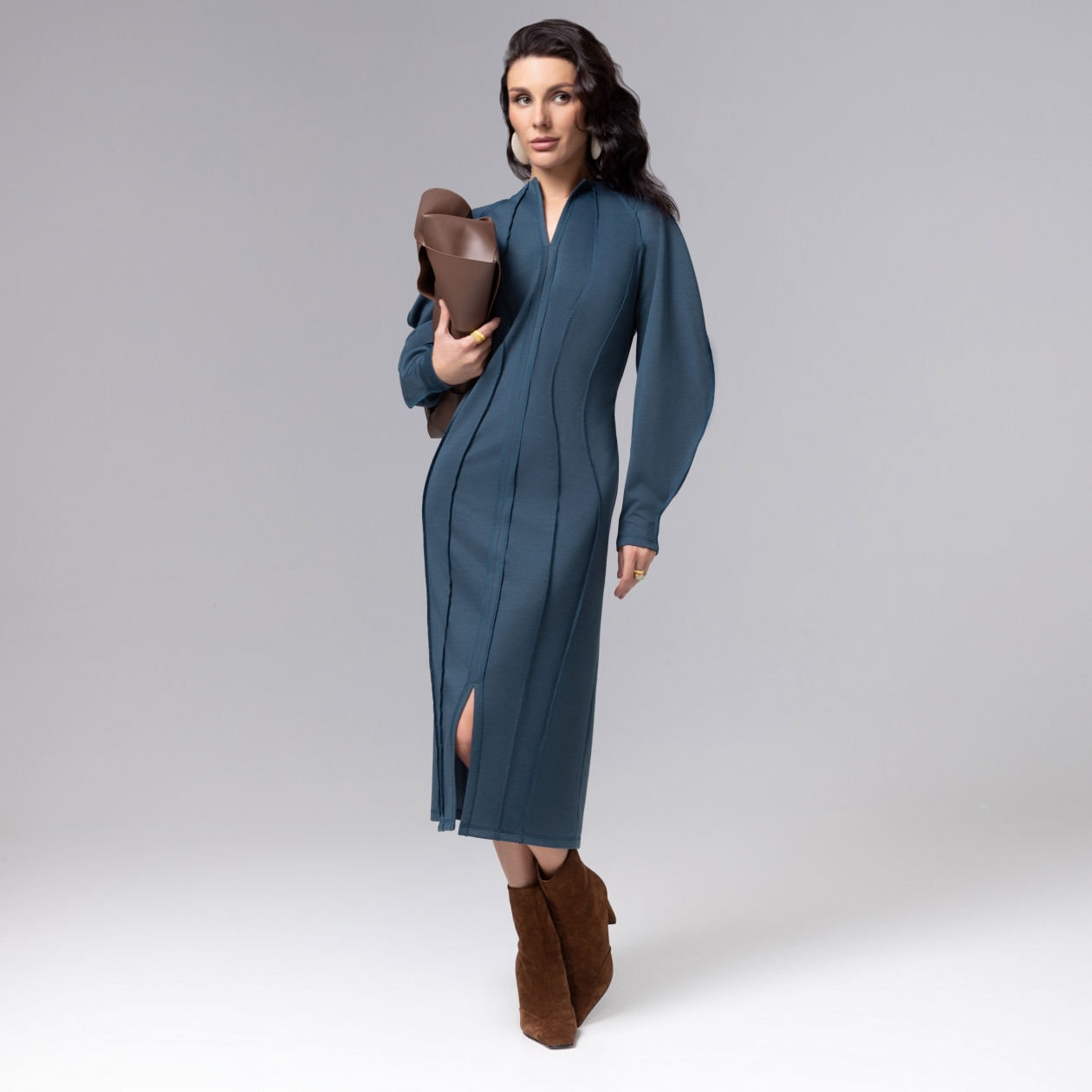 Платье-футляр с акцентными швами, Больше, чем просто платье