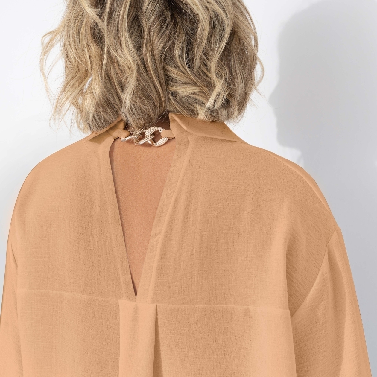 Ст.цена 1850р. Рубашка с декоративной спинкой, Создала себя сама (бежевая)