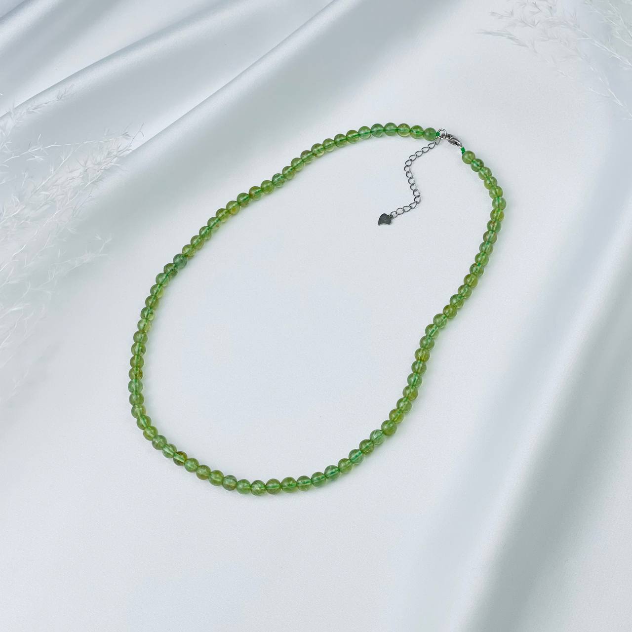 Радуга Самоцветов Бусы из зеленого Апатита