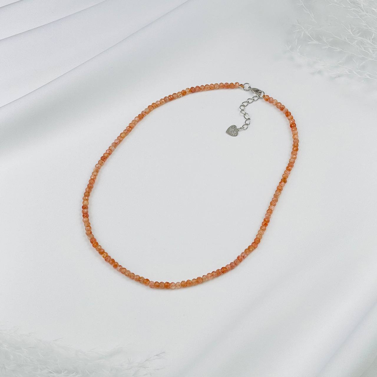 Радуга Самоцветов Бусы из Солнечного камня огранка