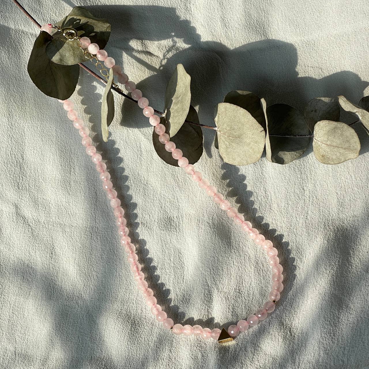 Радуга Самоцветов Колье со вставкой из Розового кварца