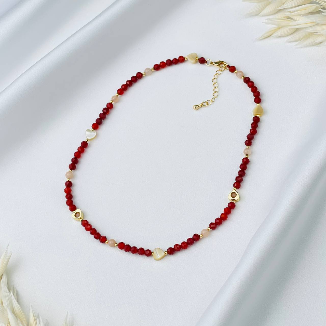 Радуга Самоцветов Бусы детские из Сердолика, Лунного камня и Перламутра