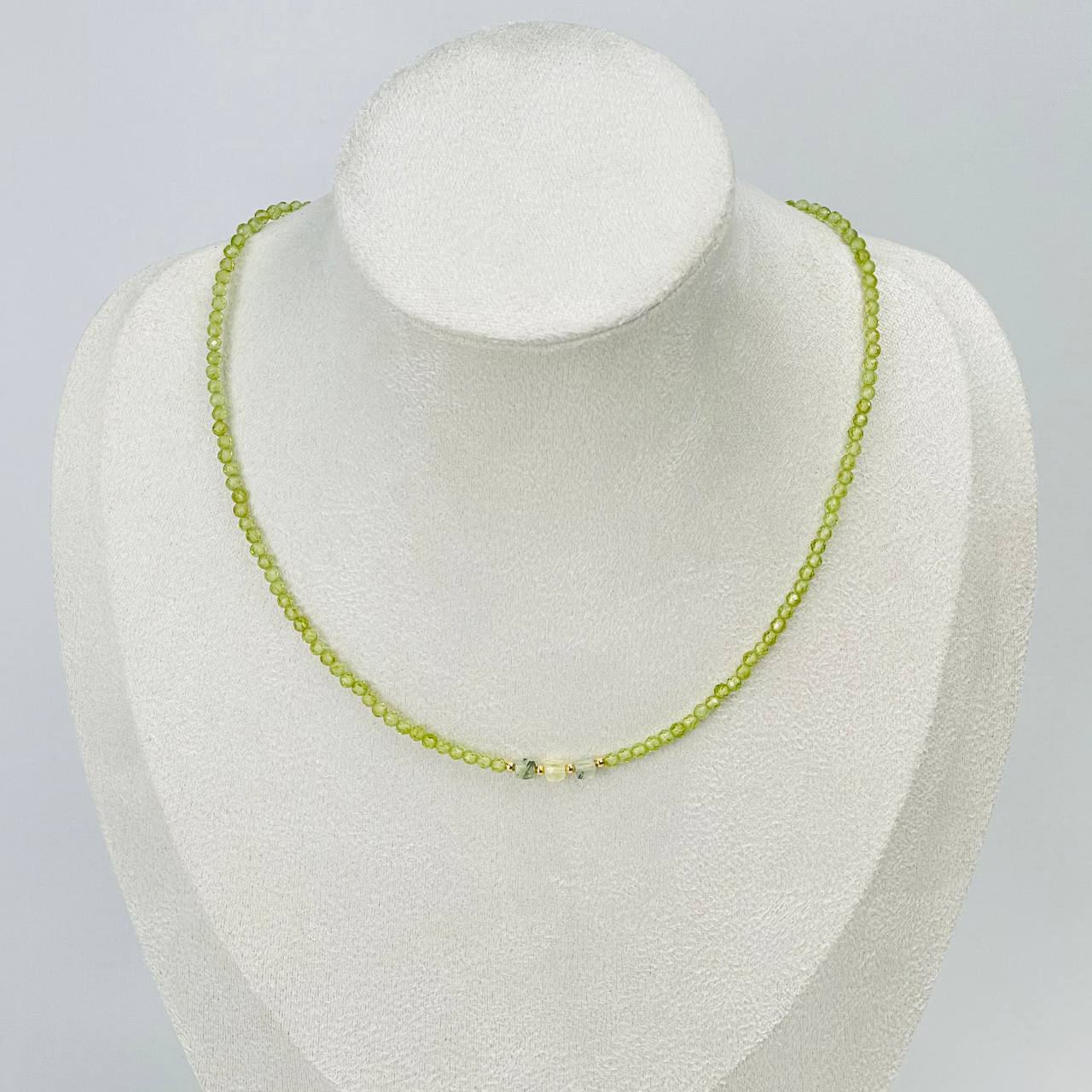 Радуга Самоцветов Колье из Хризолита и Пренита