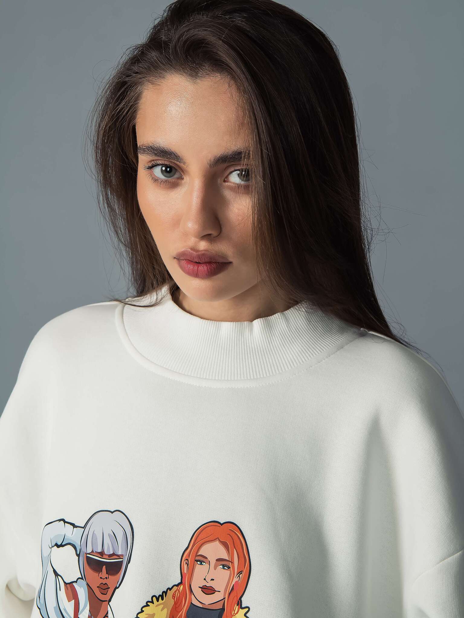 Свитшот женский оверсайз с принтом fashion girls молочный