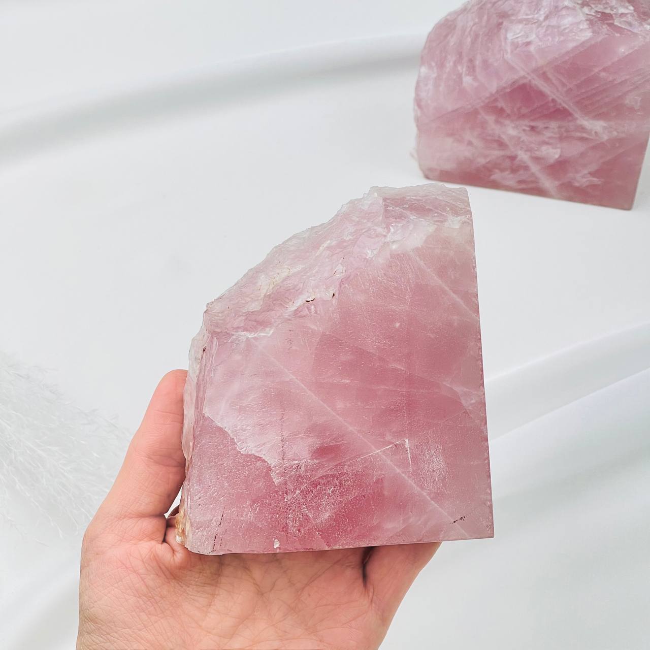 Радуга Самоцветов Держатель для книг из мадагаскарского Розового кварца