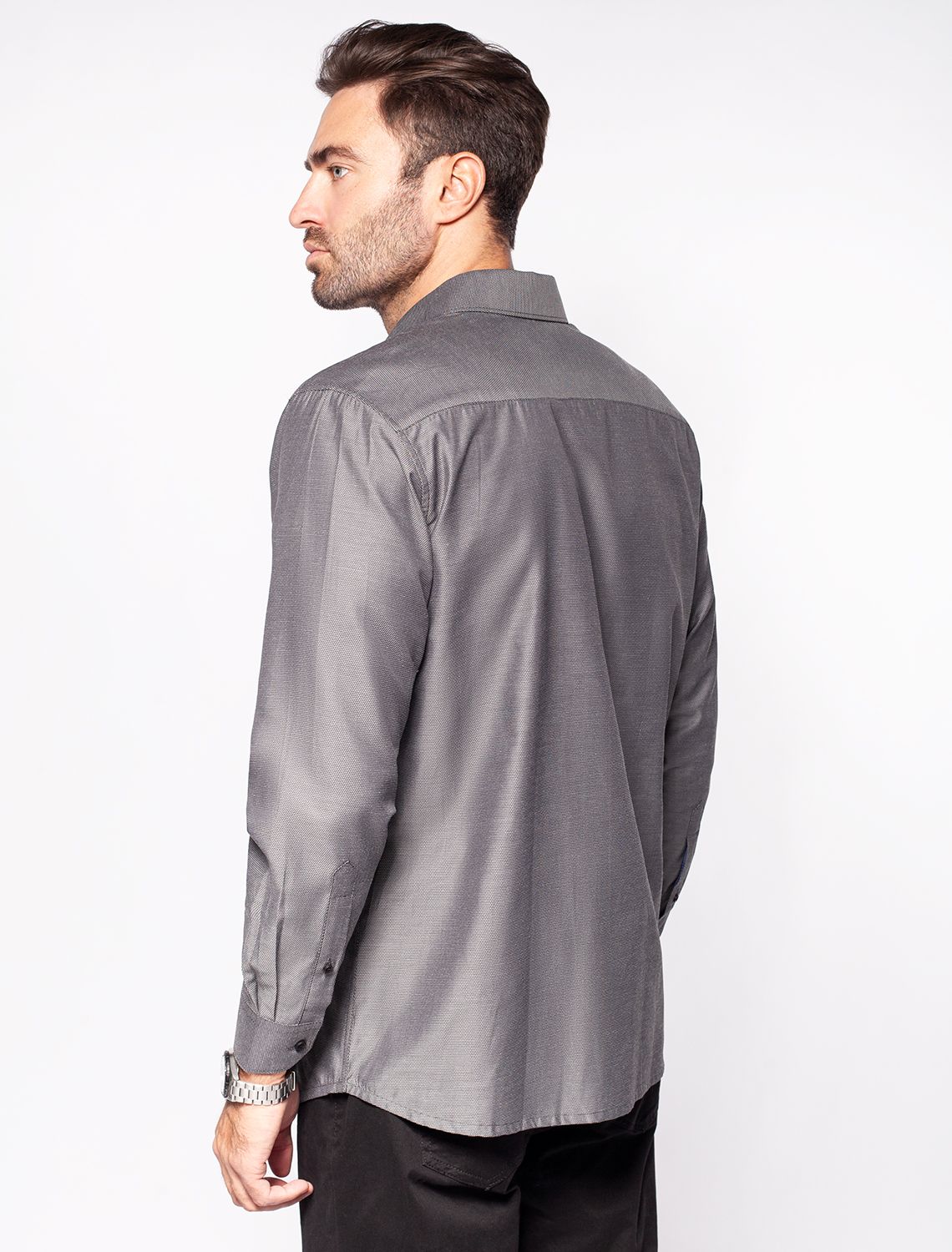 Ст.цена 1990р Рубашка мужская с контрастными внутренними элементами из фактурного хлопка с ПЭ U29.000 темно-серый-синий