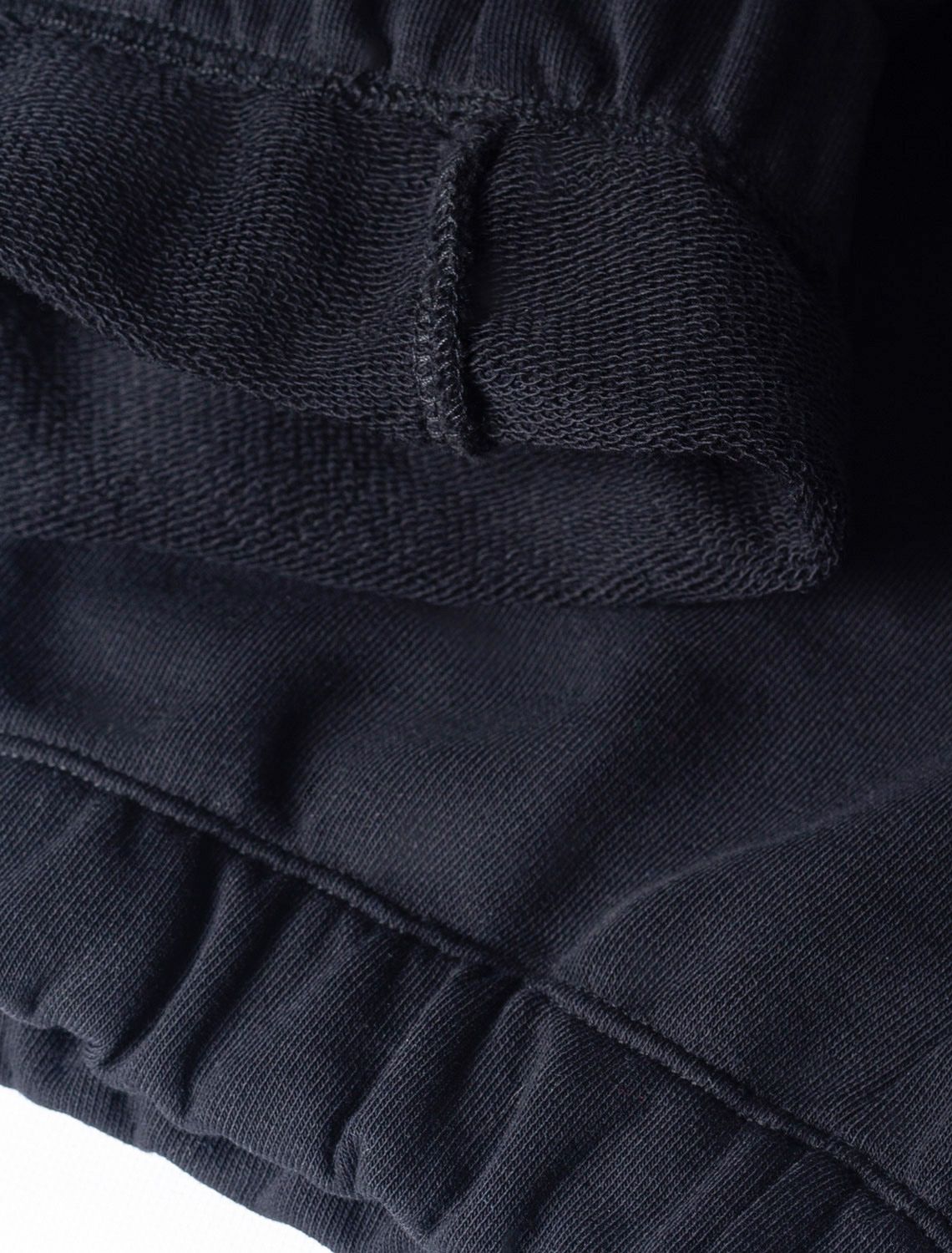 Ст.цена 2190р Брюки из петельчатого футера-трехнитки D44.079 черный