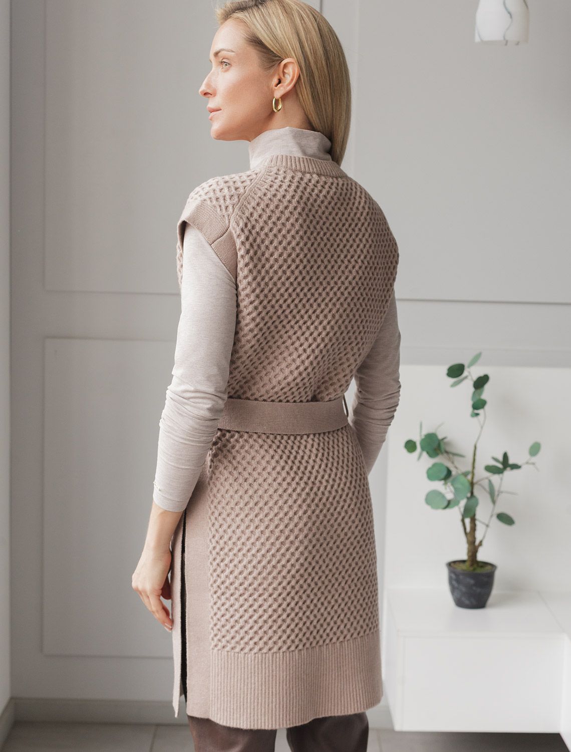 Ст.цена 2590р Удлиненный жилет из пряжи с кашемиром D37.018 макиато меланж