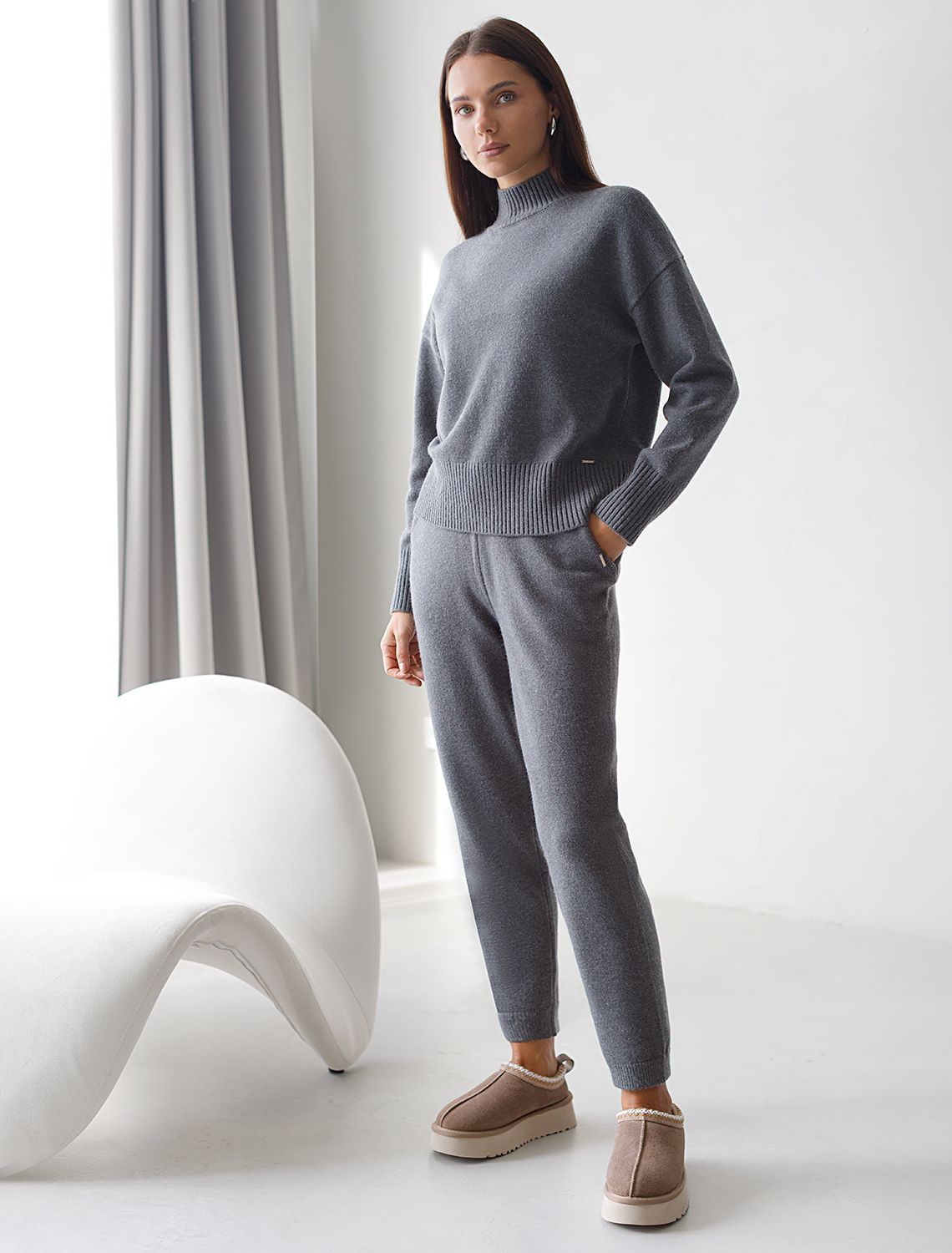 Ст.цена 2450р Брюки из пряжи с кашемиром D38.013 темно-серый меланж