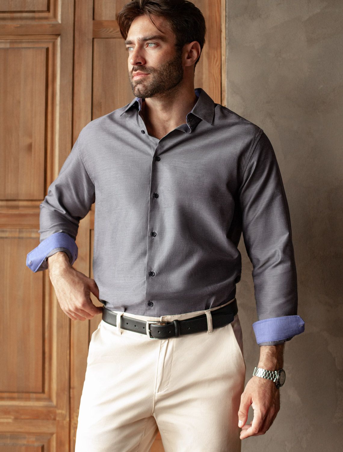 Ст.цена 1990р Рубашка мужская с контрастными внутренними элементами из фактурного хлопка с ПЭ U29.000 темно-серый-синий