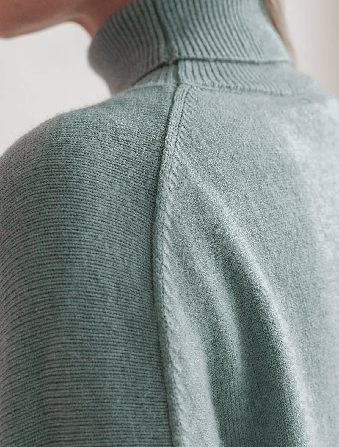 Ст.цена 2290р Свитер из пряжи с кашемиром D34.206 светло-оливковый меланж