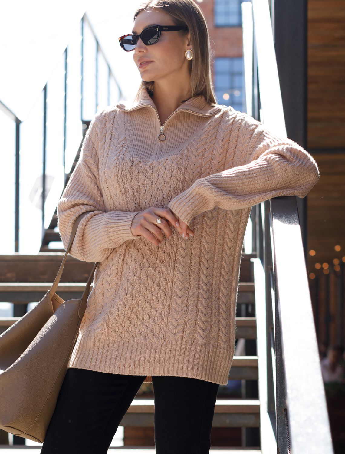 Ст.цена 2690р Теплый свитер из хлопка с акрилом и золотистой молнией D34.180 св.бежевый меланж