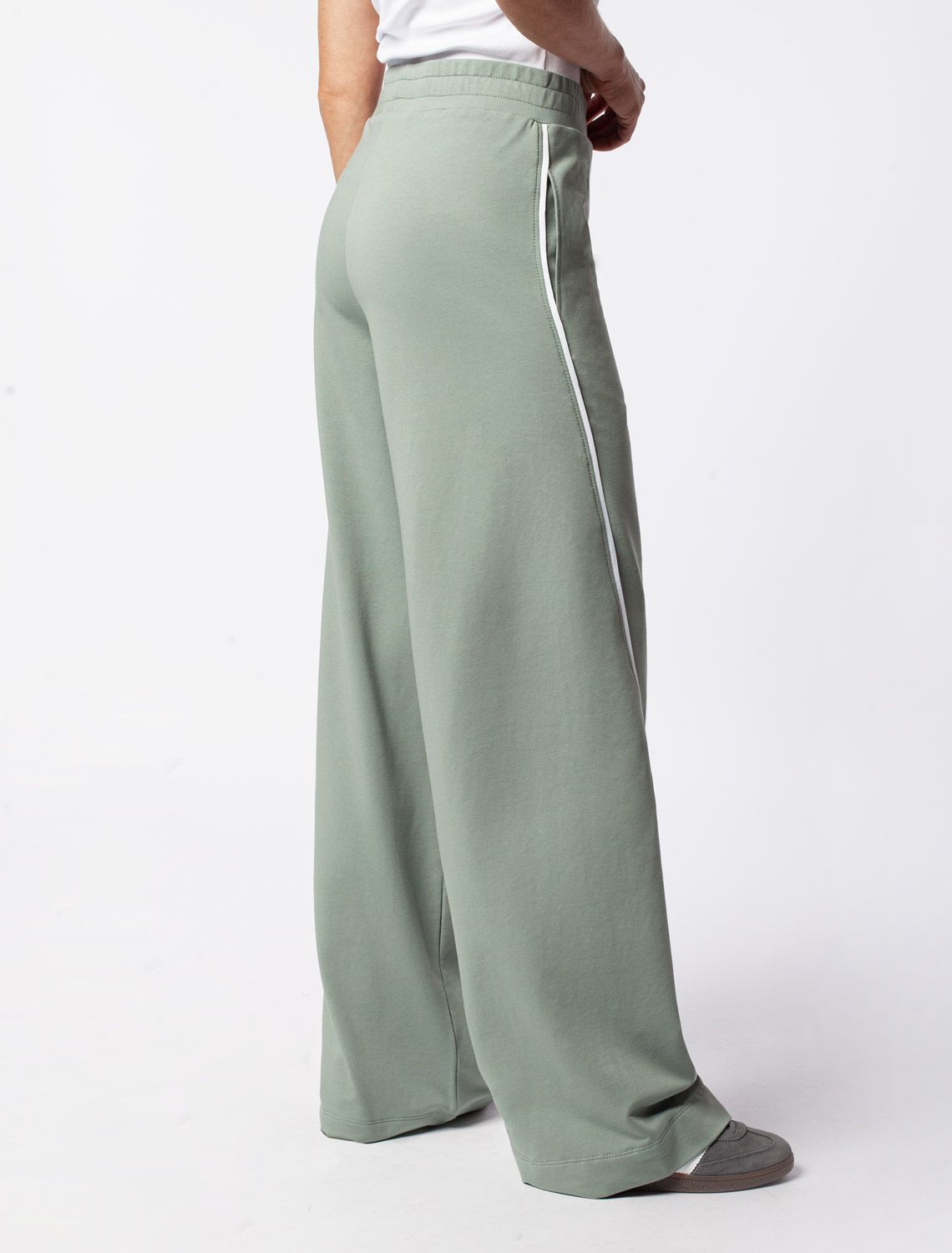 Свободные брюки из тонкого премиального футера с эластаном