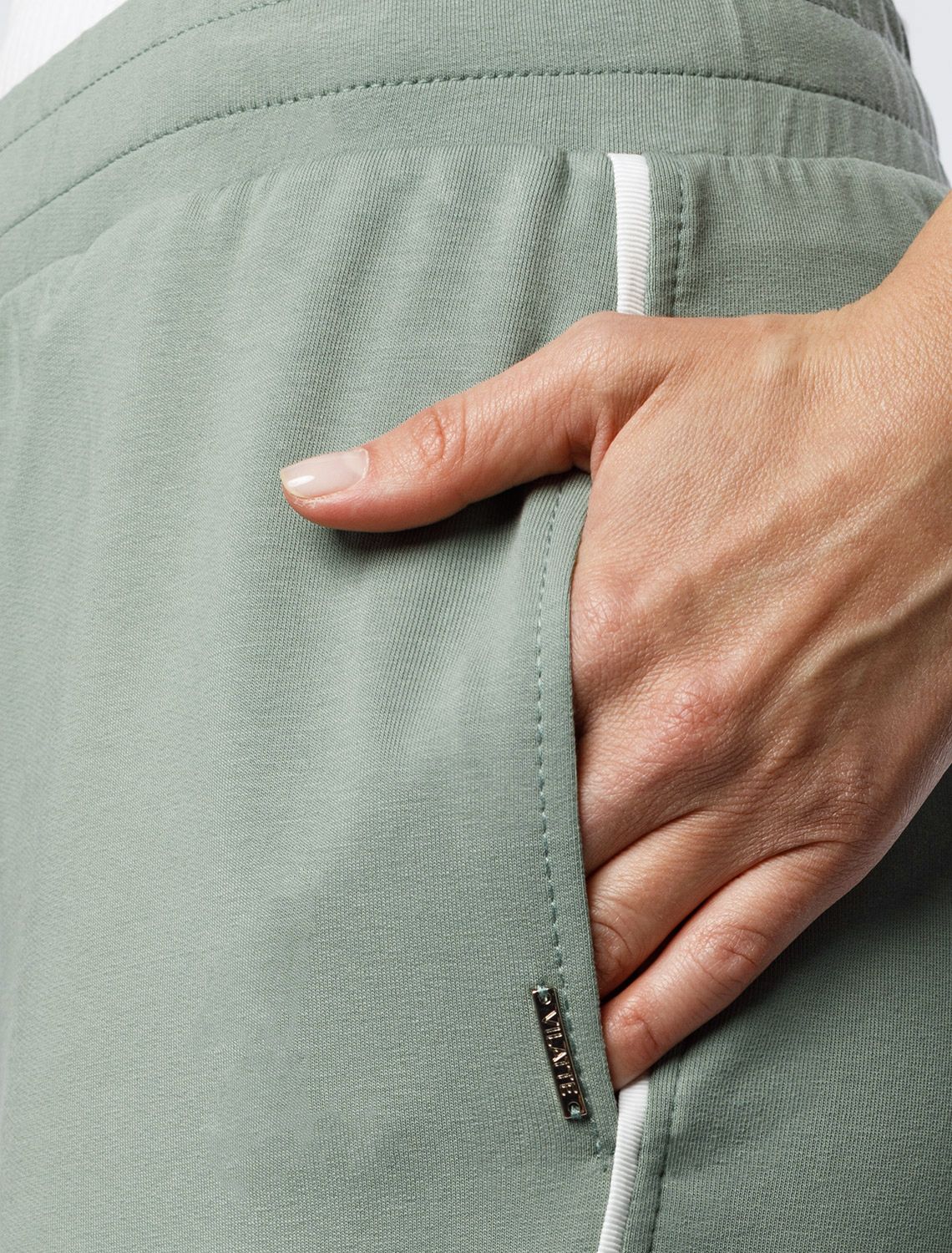 Свободные брюки из тонкого премиального футера с эластаном