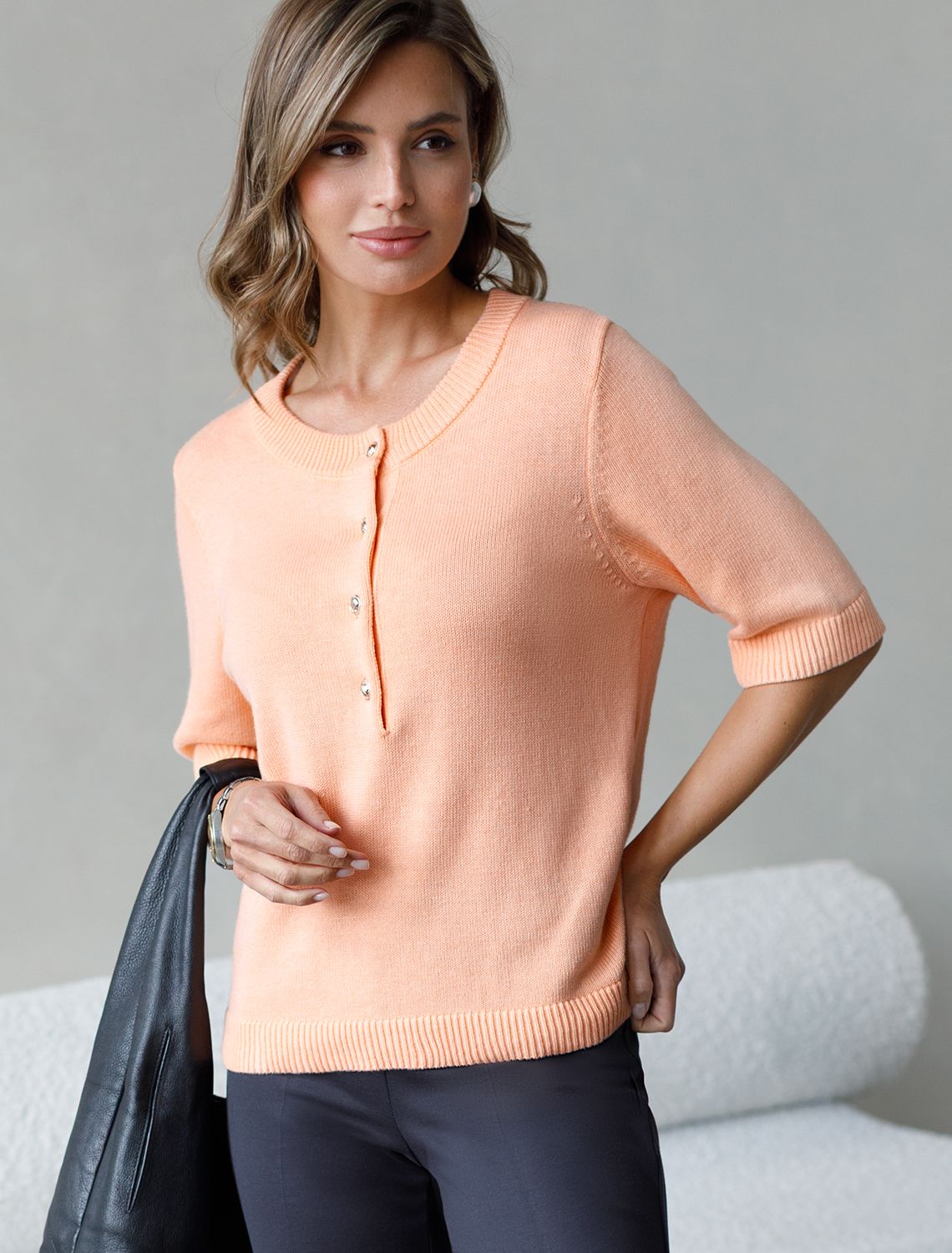 Ст.цена 2090р Джемпер тонкой вязки из хлопка с кашемиром D39.348 персиковый