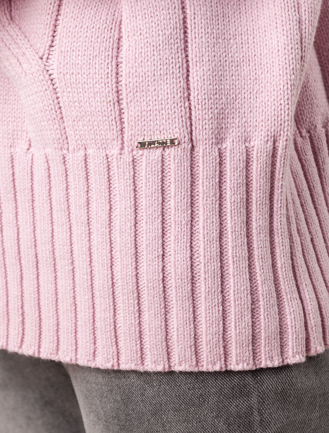 Ст.цена 2690р Теплый свитер из хлопка с акрилом крупной вязки D34.181 нежно-лиловый