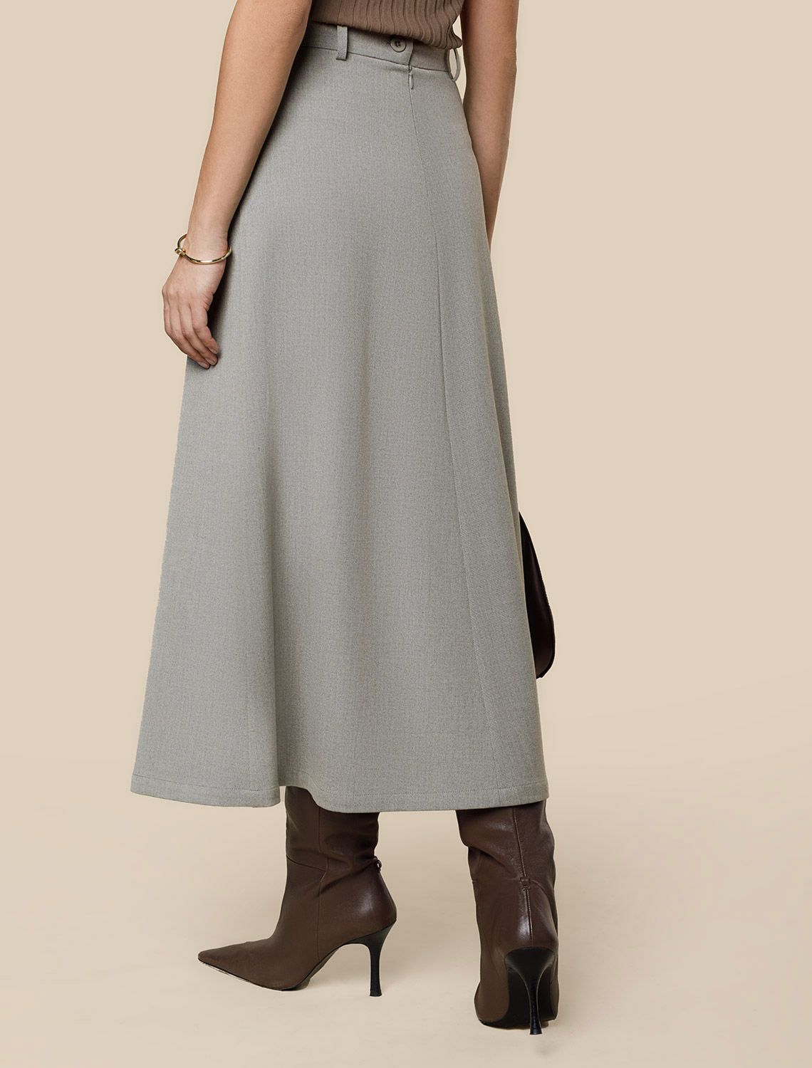 Ст.цена 2790р Юбка А-силуэтаиз премиальной костюмной ткани с добавлением лиоцелла D26.202 серый