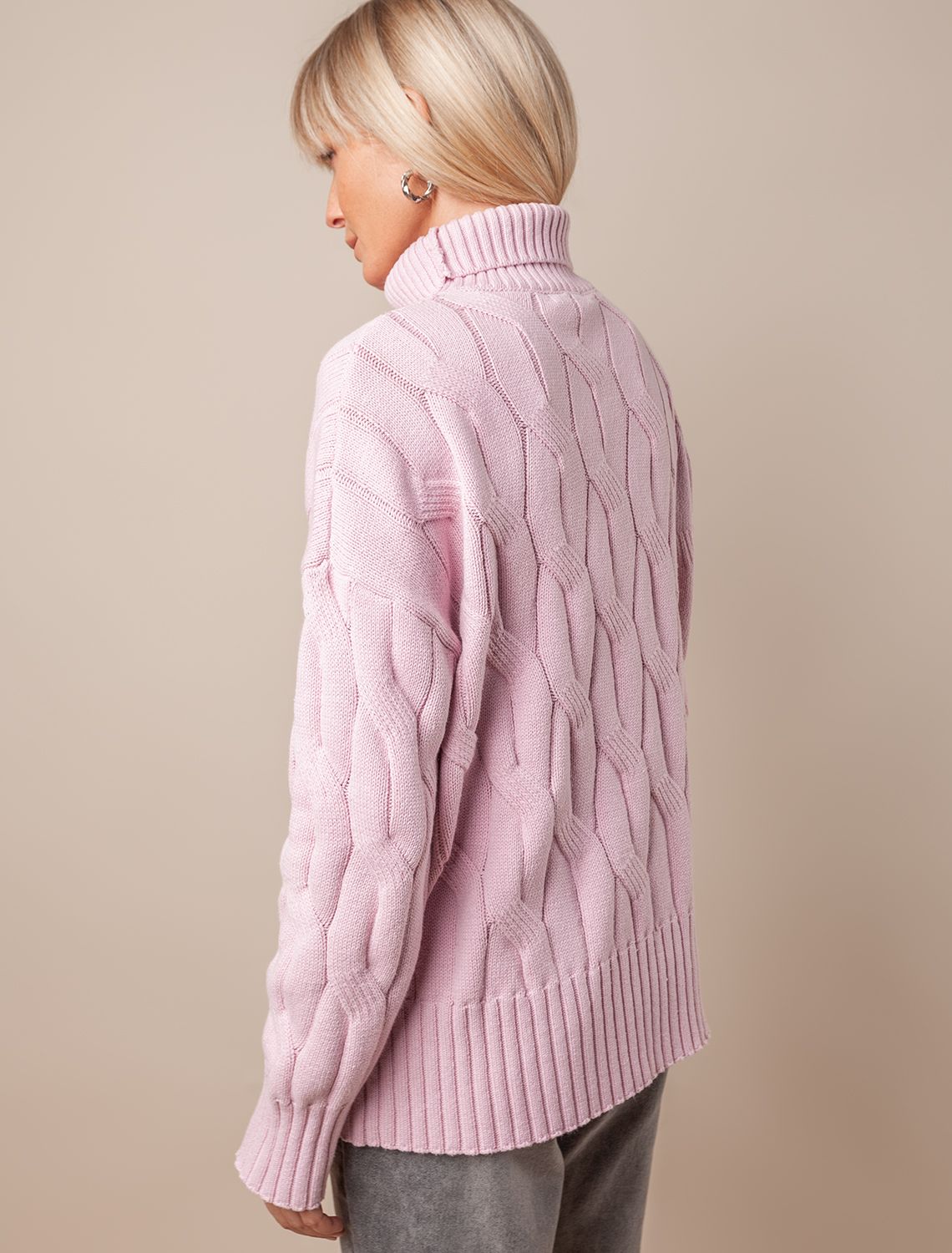 Ст.цена 2690р Теплый свитер из хлопка с акрилом крупной вязки D34.181 нежно-лиловый