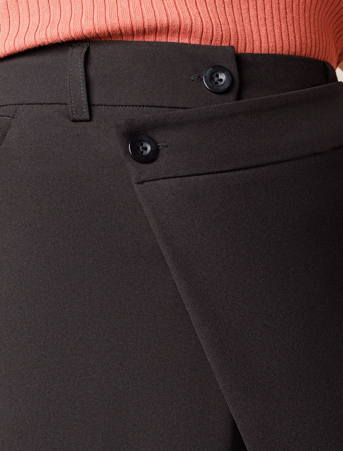 Ст.цена 3290р Брюки с застежкой на запАх из поливискозы D24.295 черный