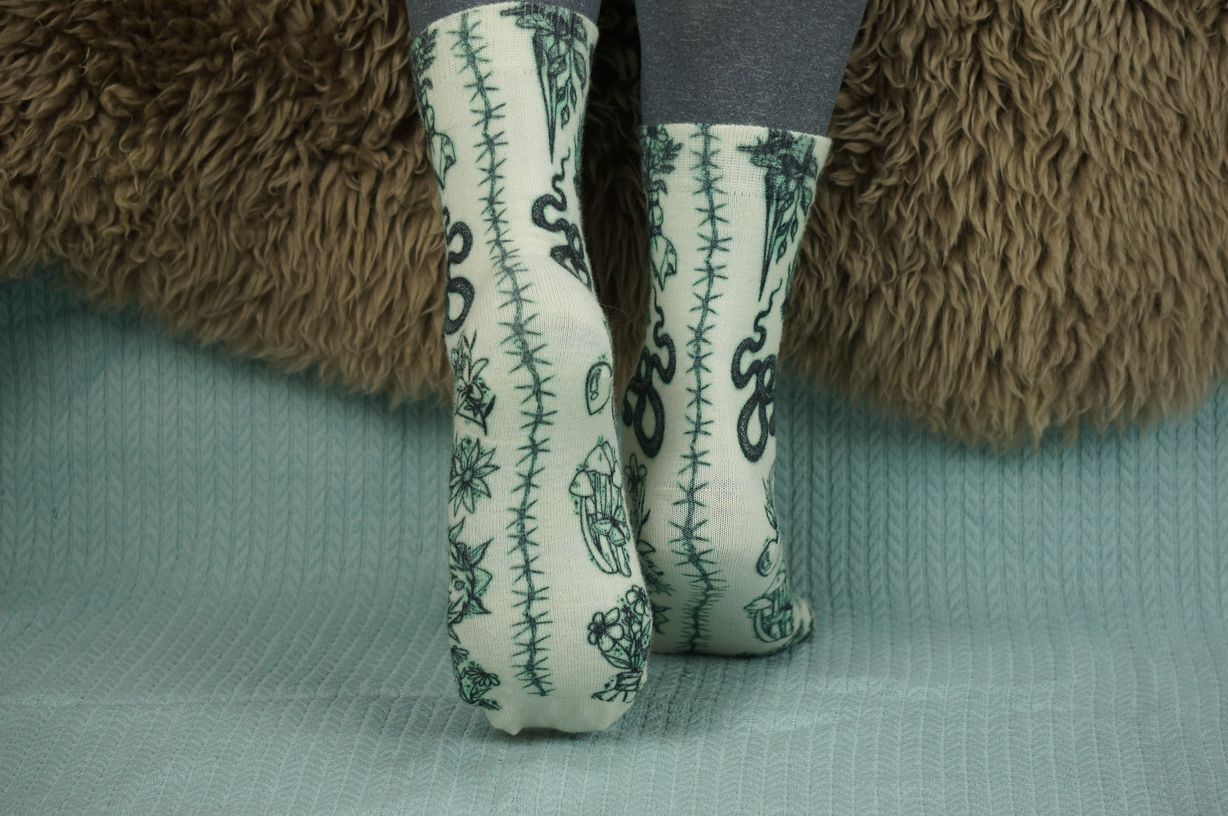 137 Slim Тонкие шерстяные носки Серия Тату. Психоделика. Зеленая
