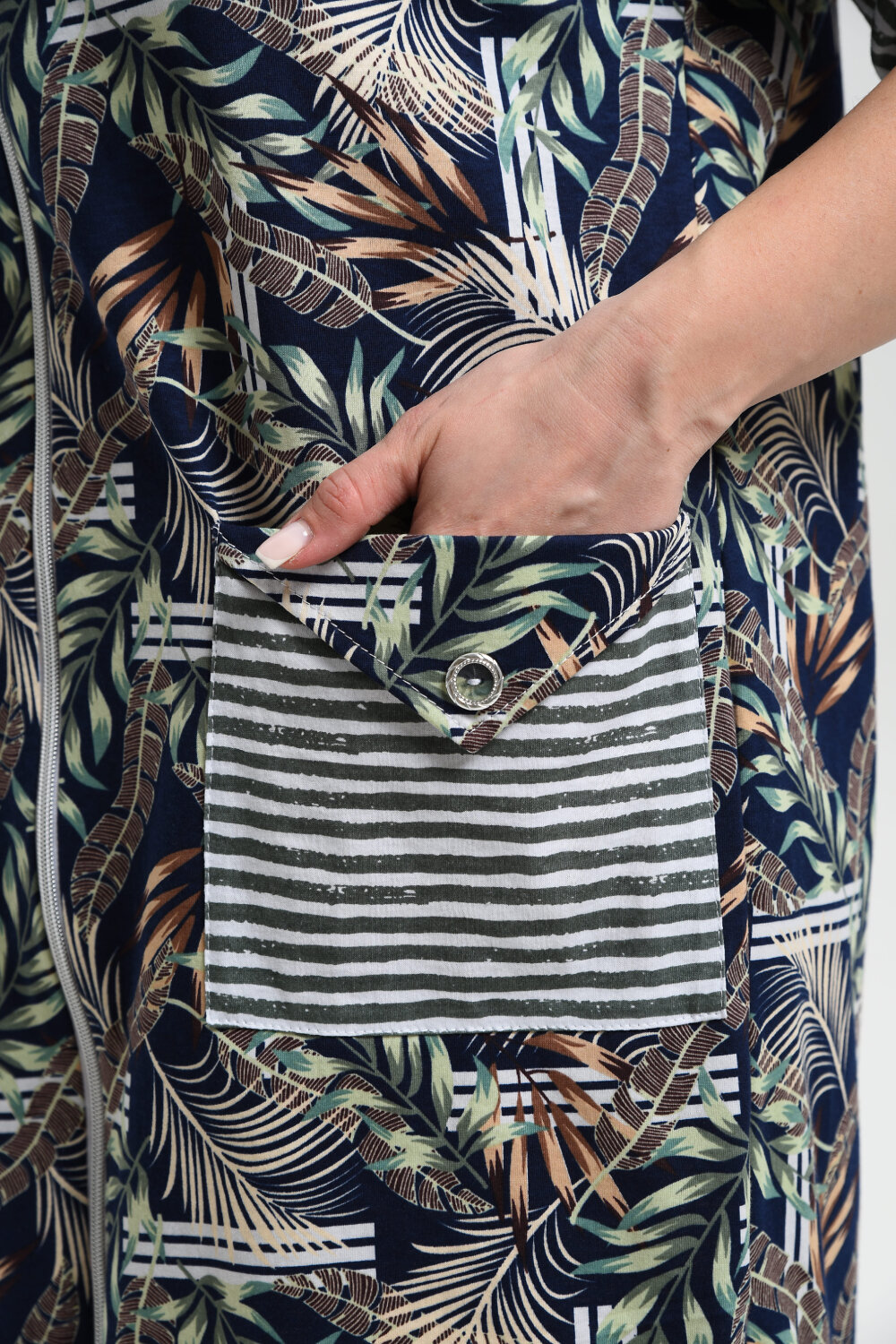 ст. цена1374руб.! Натали Халат 9256листья хаки полоса