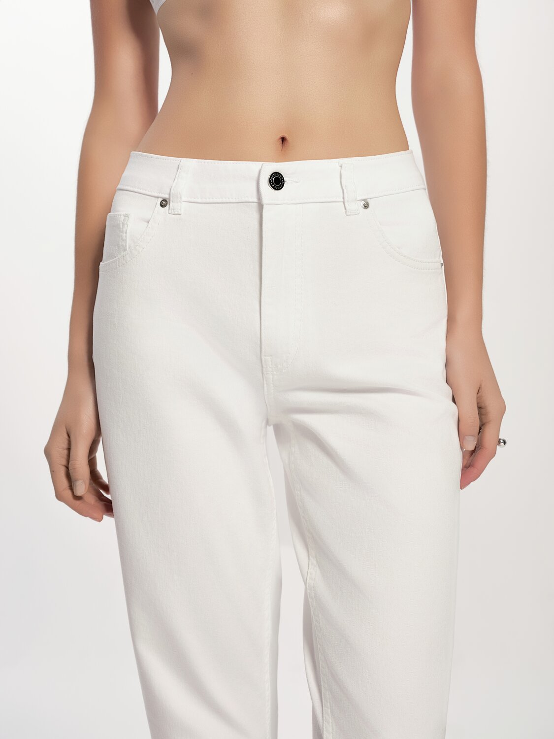 Ст.цена 3723р. Conte elegant Джинсы CON-723 white 531717