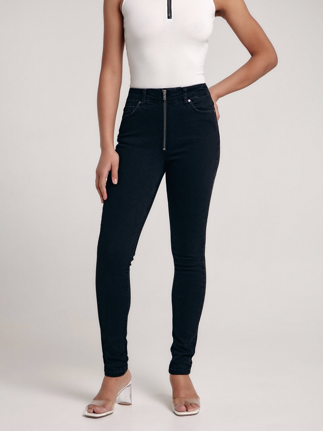 Ст.цена 3091р. Conte elegant Джинсы CON-441 washed black 219809