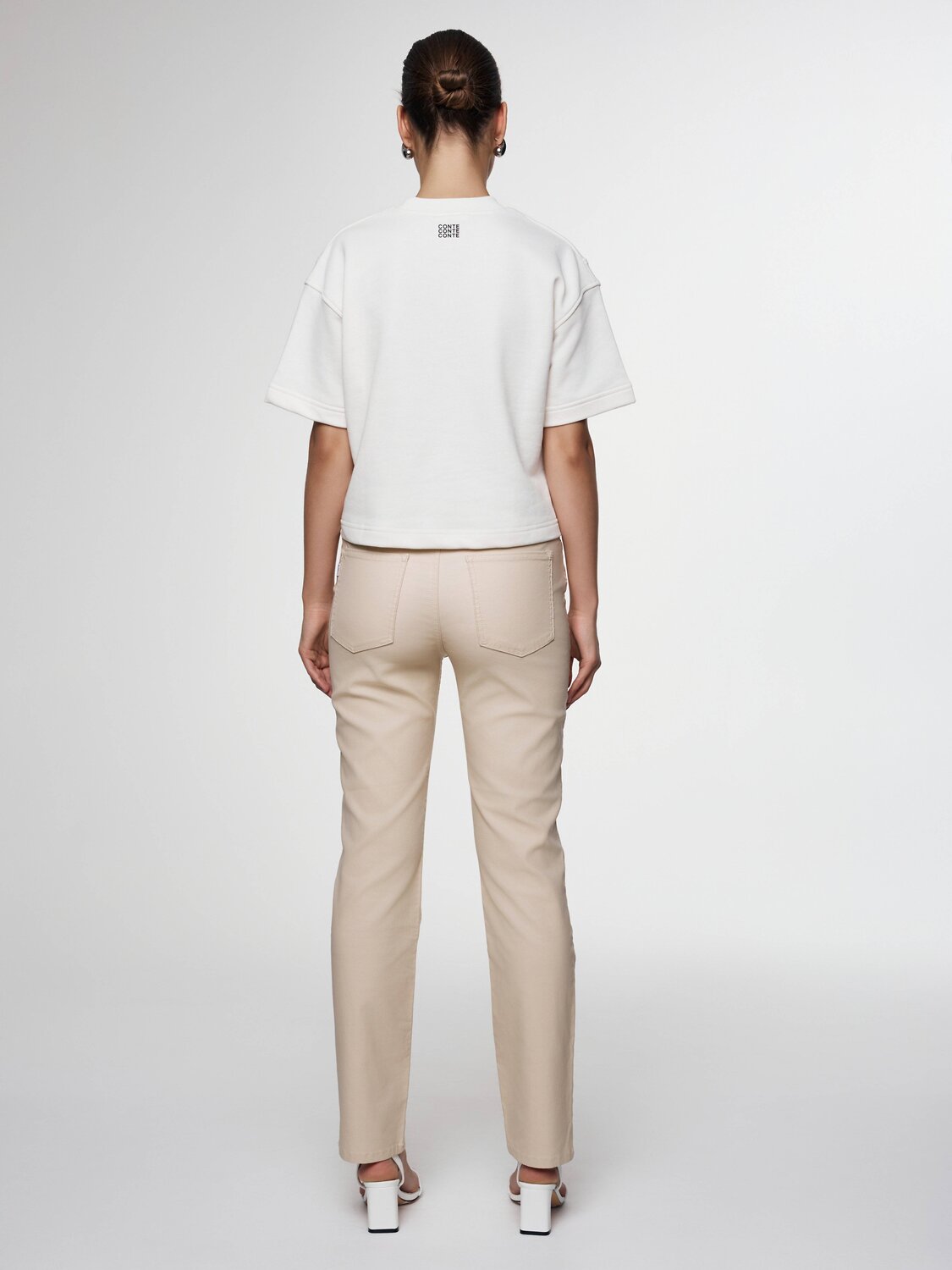 Ст.цена 4320р. Conte elegant Джинсы CON-699 ecru 509319