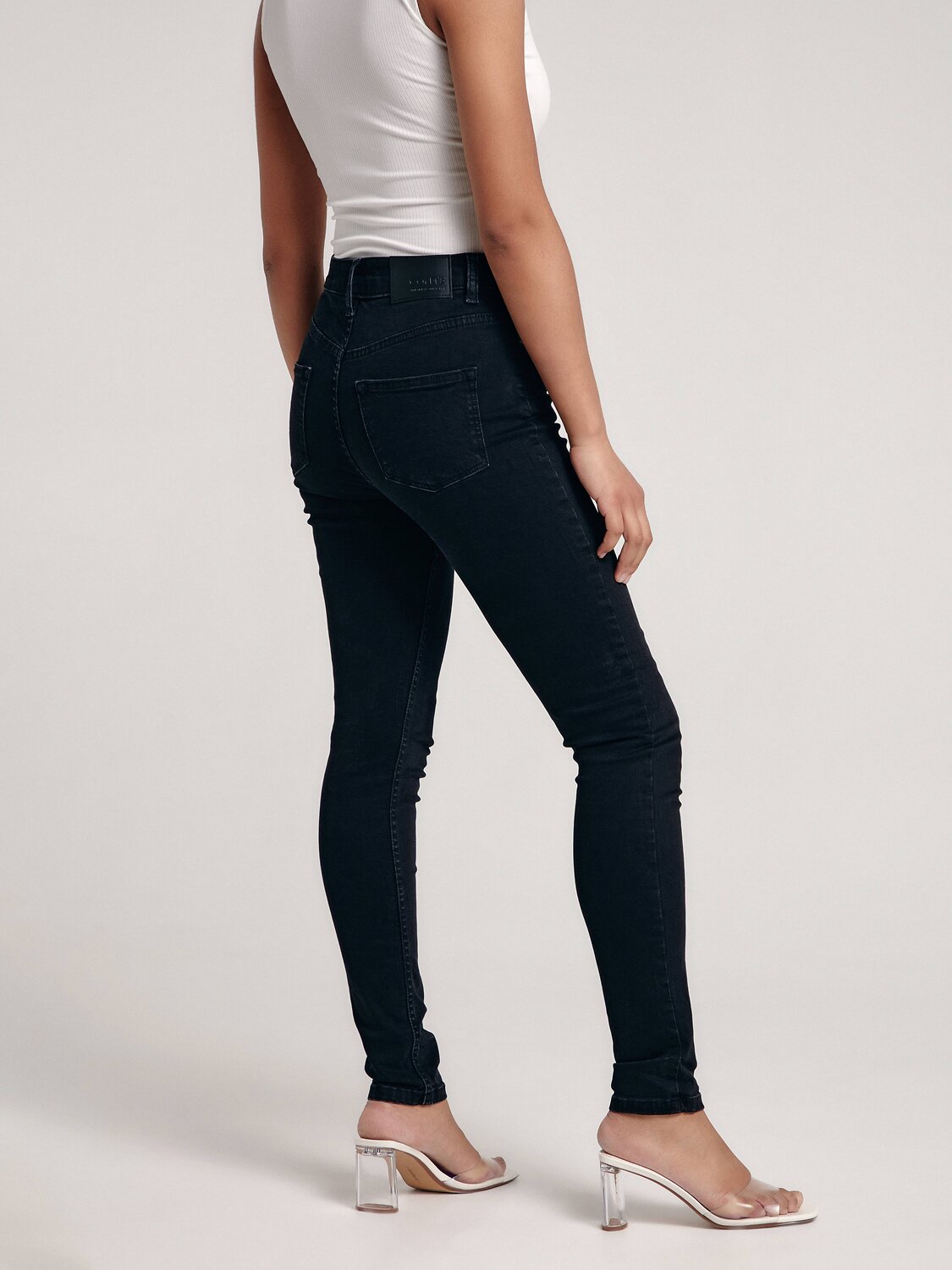 Ст.цена 3091р. Conte elegant Джинсы CON-441 washed black 219809