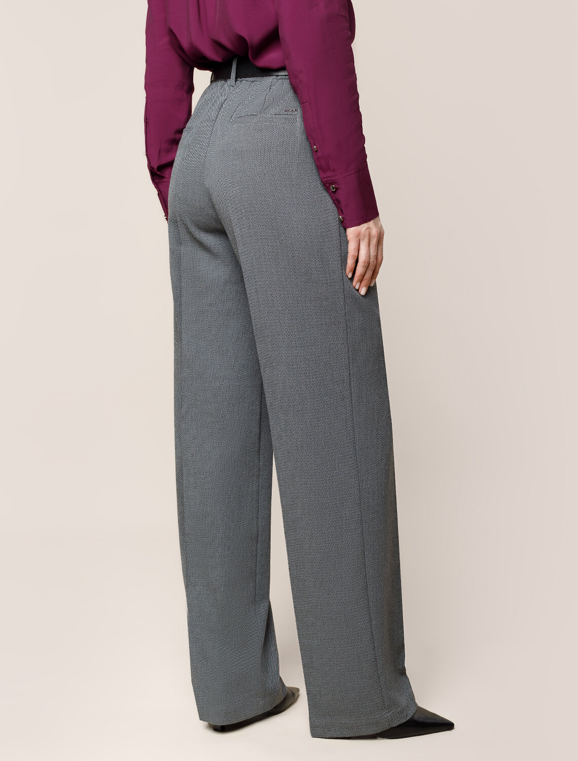 ст. цена3590руб.! VILATTE Брюки D24.227серый