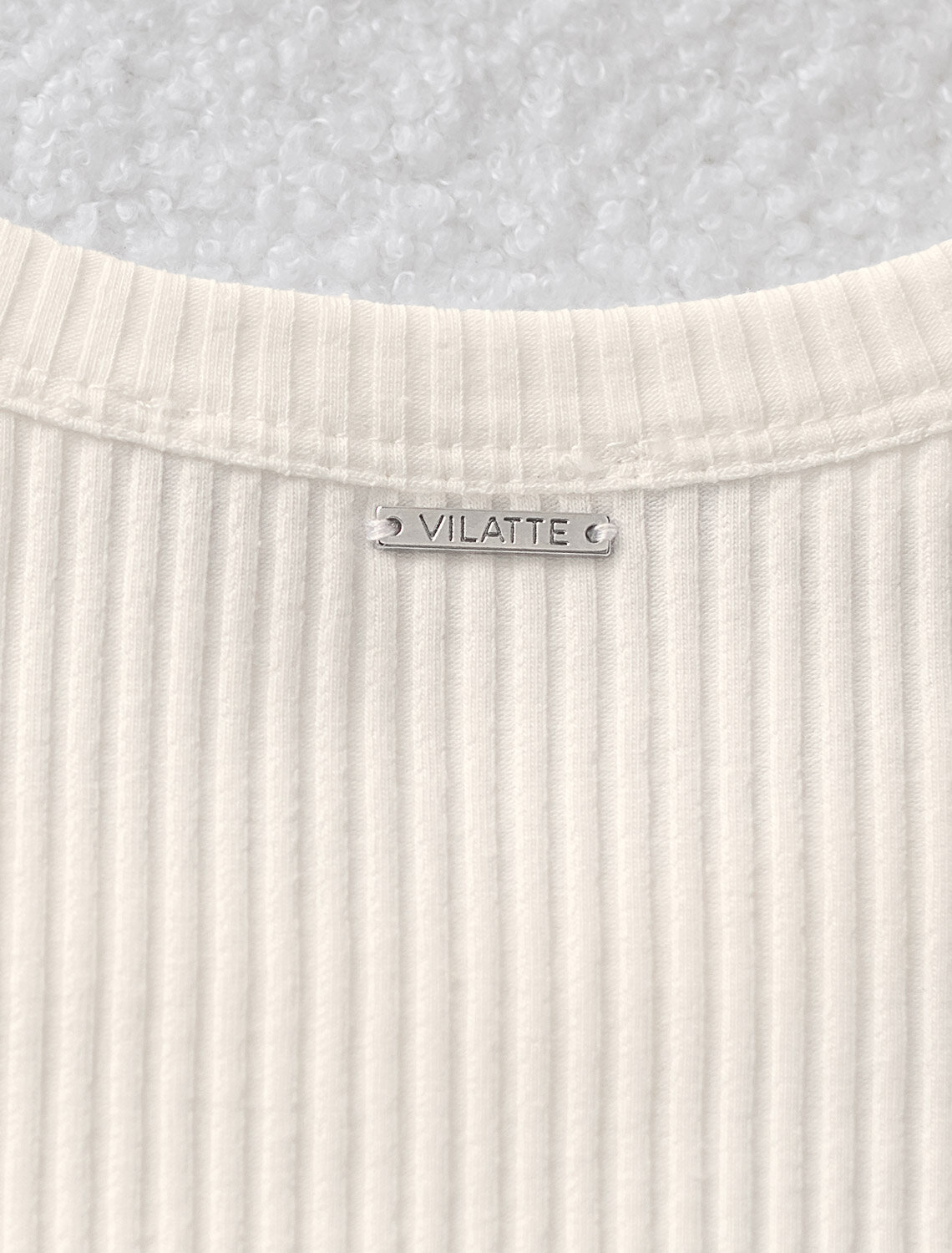 ст. цена1490руб.! VILATTE Джемпер D49.041молочный