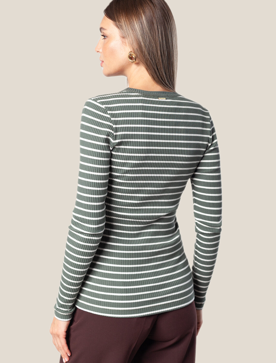 ст. цена1690руб.! VILATTE Футболка D49.984оливковый-белый