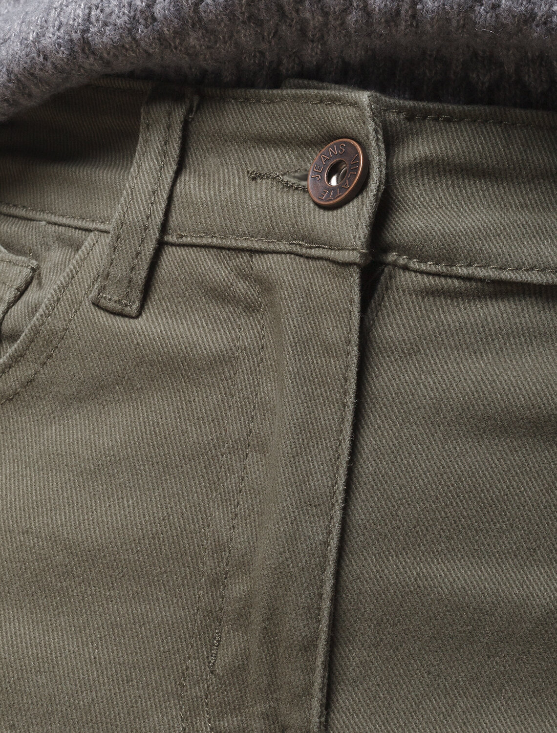 ст. цена2590руб.! VILATTE Брюки D24.229темно-оливковый