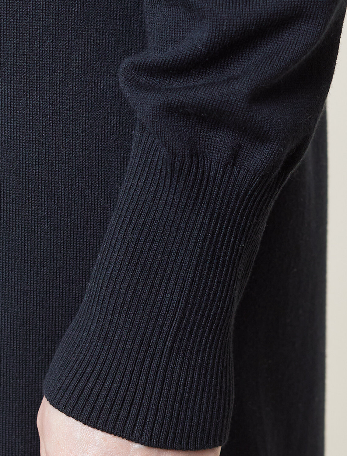 ст. цена2690руб.! VILATTE Платье D32.106черный