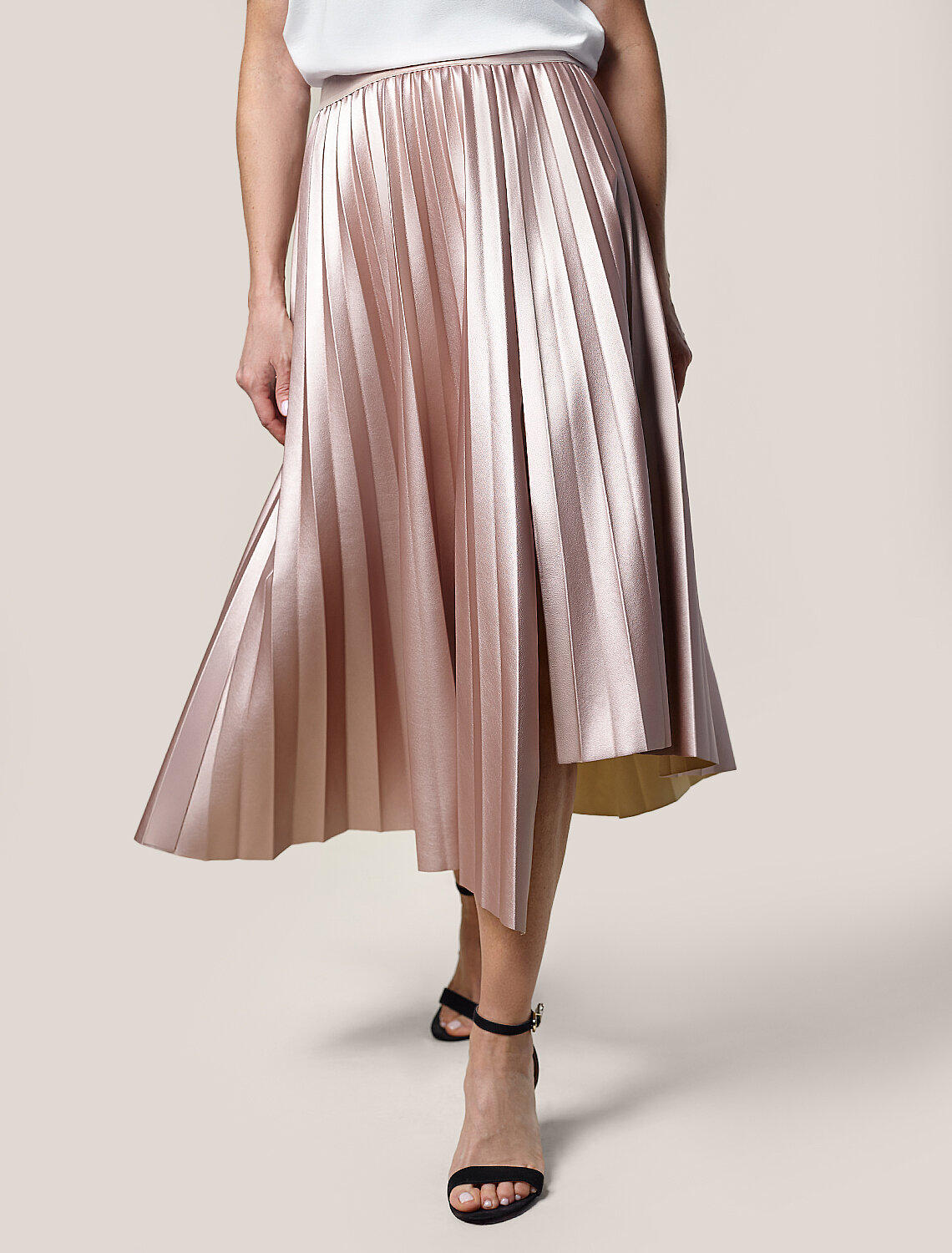 ст. цена3290руб.! VILATTE Юбка D26.459пудровый металлик