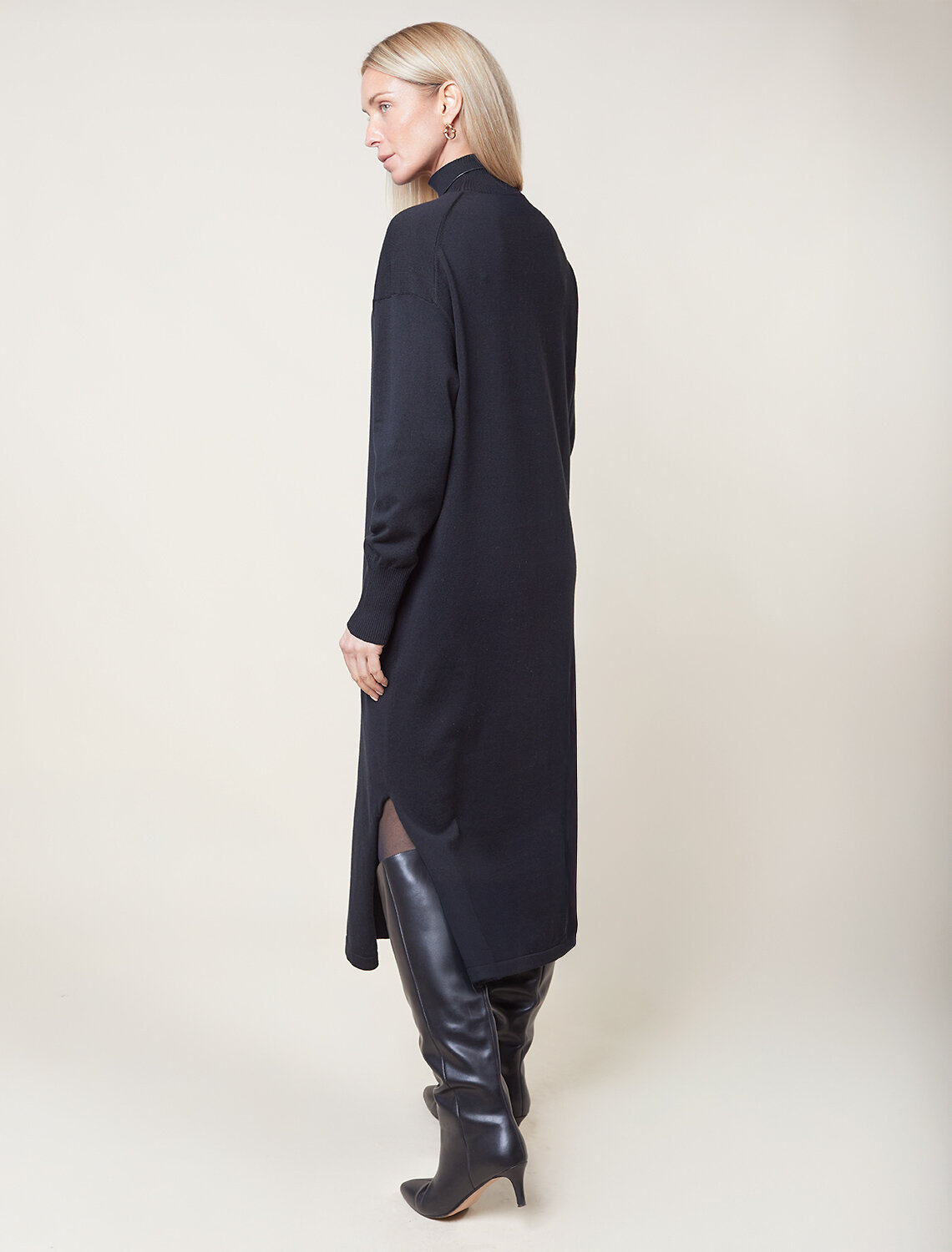 ст. цена2690руб.! VILATTE Платье D32.106черный