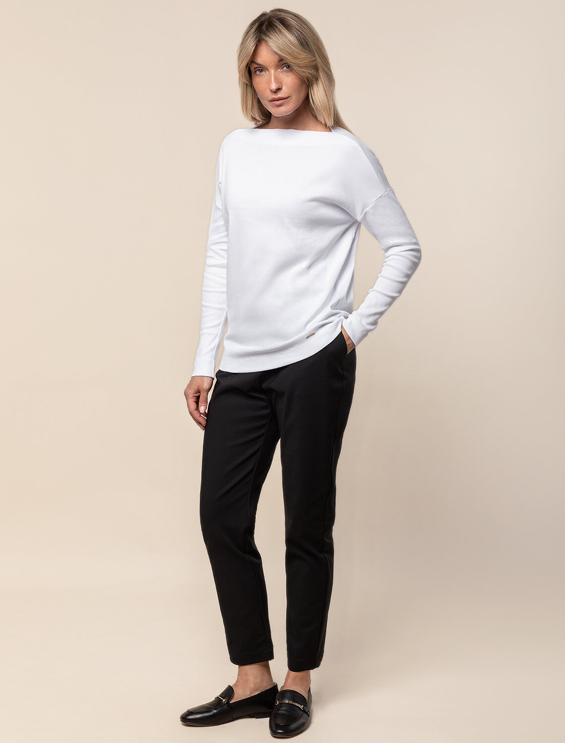 ст. цена1790руб.! VILATTE Джемпер D49.047белый