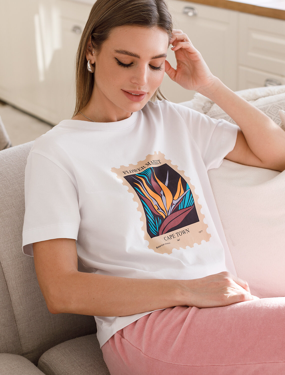 ст. цена1590руб.! VILATTE Футболка D49.983белый_flower_market