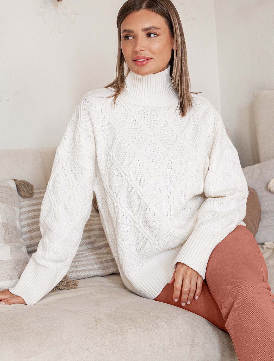 ст. цена2690руб.! VILATTE Свитер D34.183белый