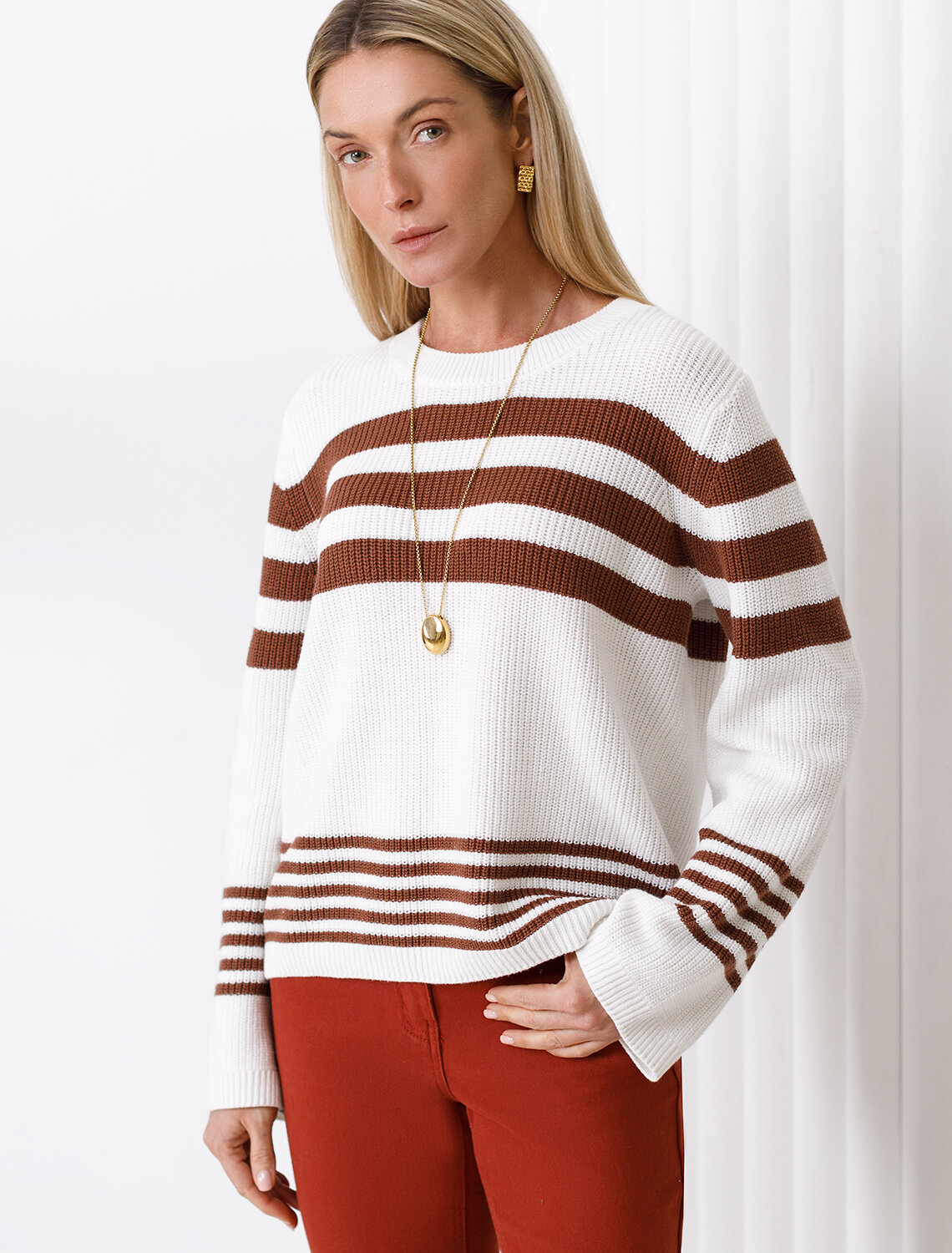 ст. цена2790руб.! VILATTE Джемпер D39.340белый_кофейный