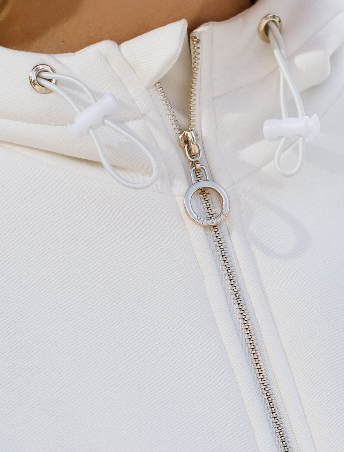 ст. цена3290руб.! VILATTE Джемпер D49.062белый