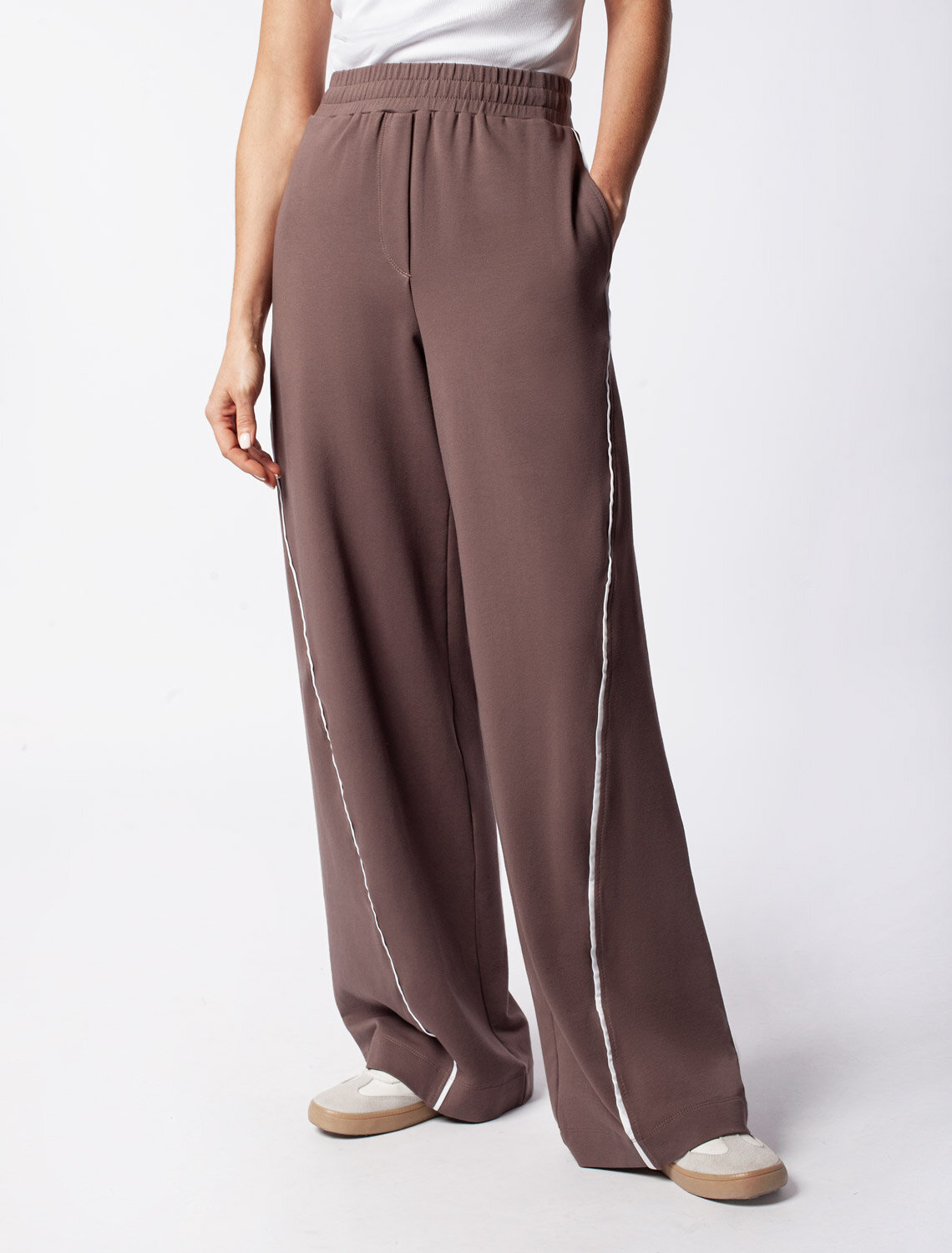 ст. цена2390руб.! VILATTE Брюки D44.136кофейный