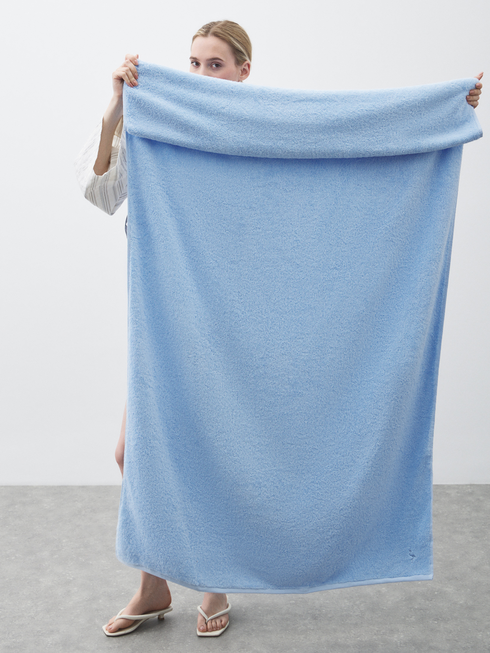 Махровое полотенце-покрывало 100x180 MAISON DAVID 4692335, небесно-голубой